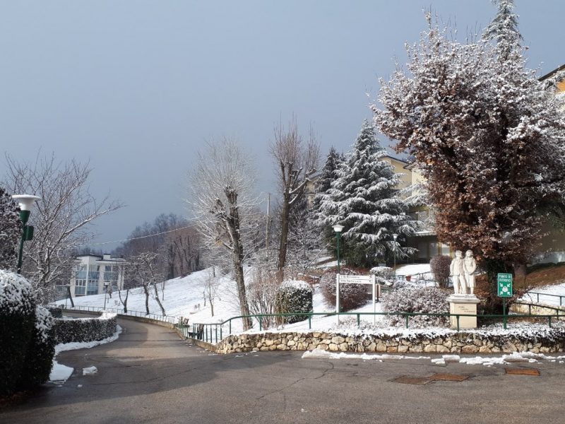 una vista invernale dell'ampio parco del Centro Residenziale